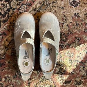 El Naturalista gray Mary Jane Shoes